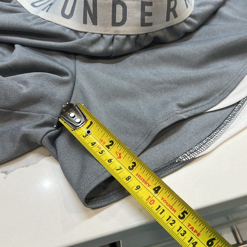 Under Armour Gray Women's Shorts EUC BOX38 - Picture 6 of 6